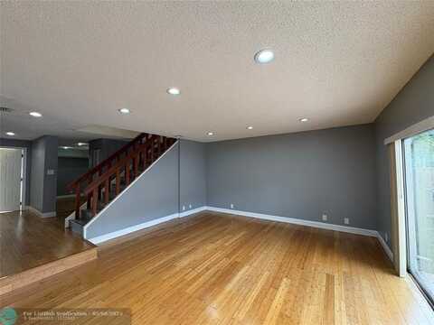 8253 NW 8TH PLACE, Plantation, FL 33324