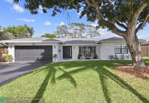 1951 NE 29th St, Lighthouse Point, FL 33064