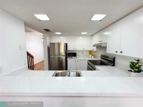 4428 SW 70th Ter, Davie, FL 33314
