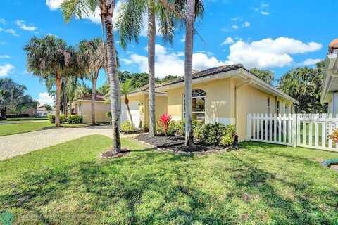 5445 Grande Palm Cir, Delray Beach, FL 33484