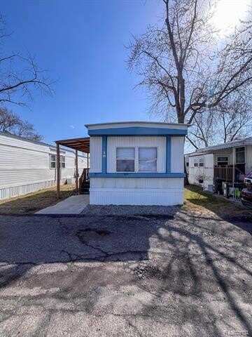 22600 Middlebelt Road, Lot# F-27, Farmington Hills, MI 48336