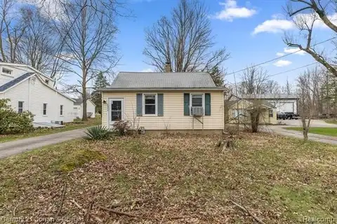 2426 Curtis Road, Adrian, MI 49221
