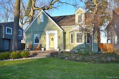 1429 GLENWOOD Drive, Sylvan Lake, MI 48320