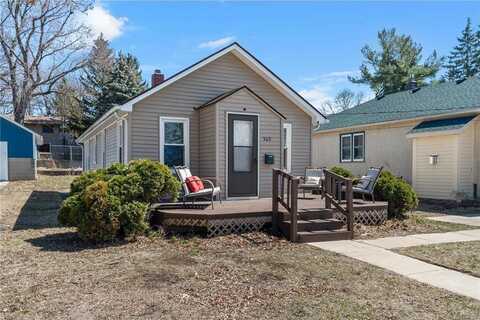 569 Glenbrook Avenue N, Oakdale, MN 55128