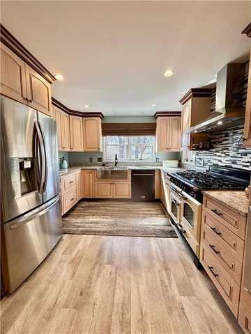 709 Riverside Drive N, North Hudson, WI 54016