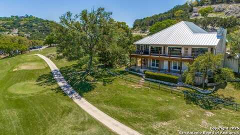 100 W Tapatio Dr, Boerne, TX 78006