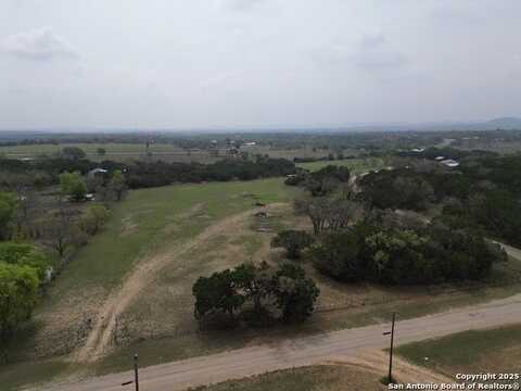 157 BLUEBONNET DR, Bandera, TX 78003