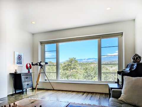 1103 Bishops Lodge, Santa Fe, NM 87501