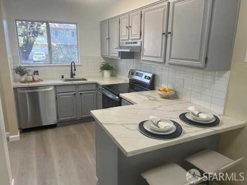 622 Hilton Street, Redwood City, CA 94063