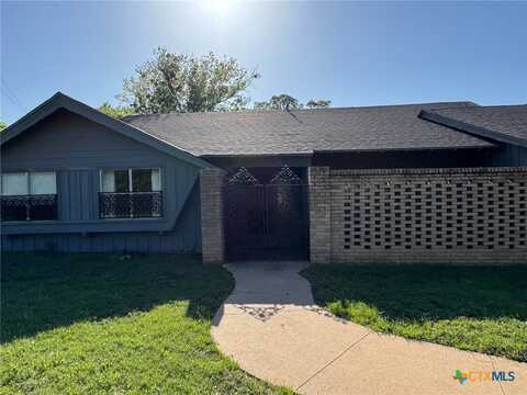 703 N Lovers Lane, Gatesville, TX 76528