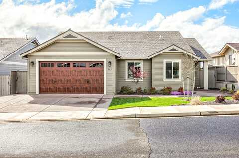 767 Sonoma Court, Medford, OR 97504