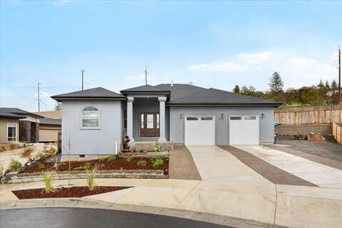 2802 High Cedars Lane, Medford, OR 97504