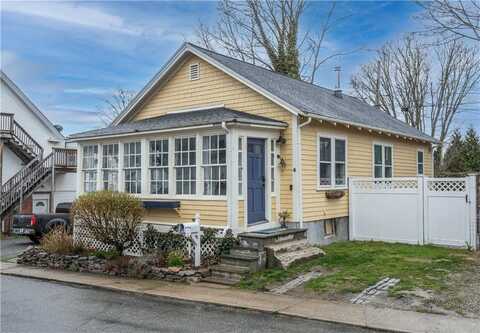 4 Findlay Place, Newport, RI 02840
