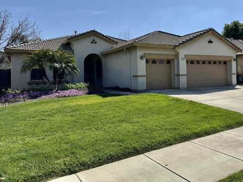 3019 W Harold Court, Visalia, CA 93291