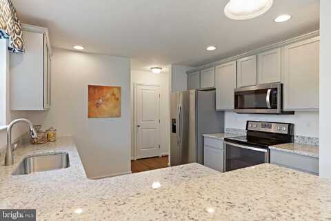 405 RIPPLE DRIVE, HANOVER, PA 17331
