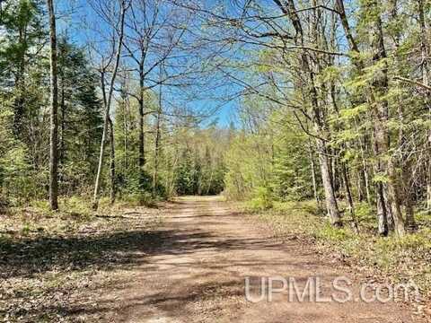 8640 N East End, Ironwood, MI 49938