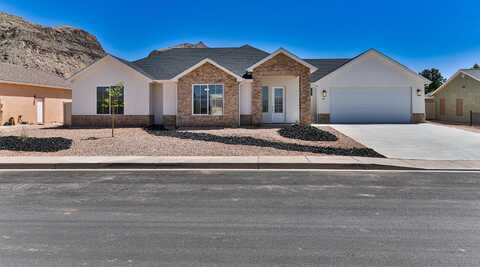 673 W 2050 S, Hurricane, UT 84737