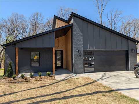 4 Langley CIR, Bella Vista, AR 72715