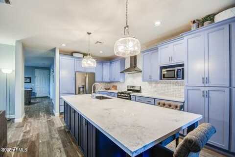 3392 E LEXINGTON Court, Gilbert, AZ 85234
