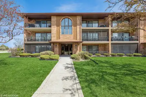 11101 Heritage Drive, Palos Hills, IL 60465
