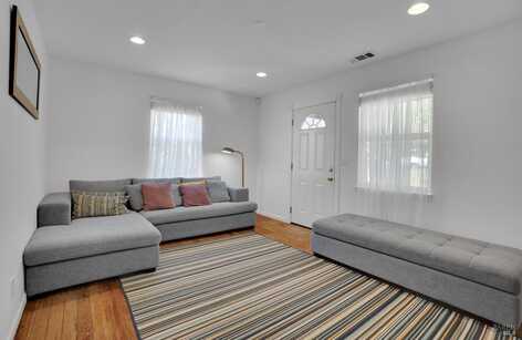 370 E N Street, Benicia, CA 94510
