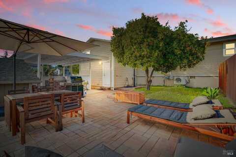 370 E N Street, Benicia, CA 94510