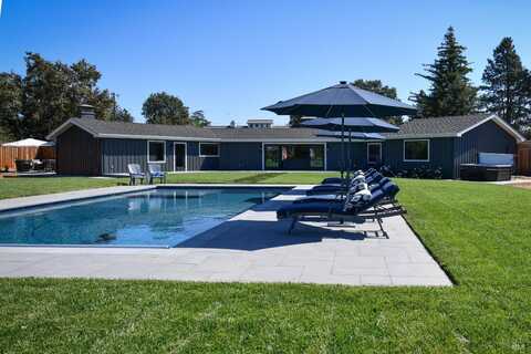 20647 Pueblo Avenue, Sonoma, CA 95476