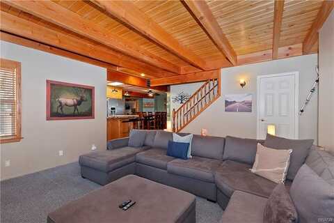 387 Wren Drive, Big Bear Lake, CA 92315