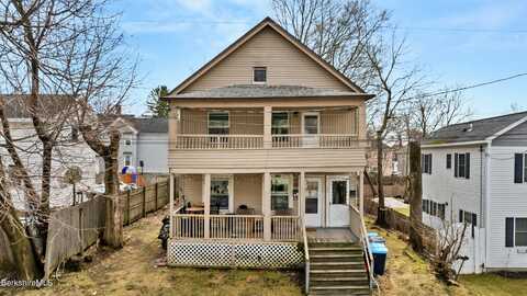 217-219 Bradford St, Pittsfield, MA 01201