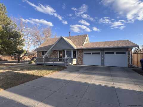 619 GARDENIA DR, Cheyenne, WY 82009