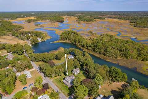 21 North Road, West Harwich, MA 02671