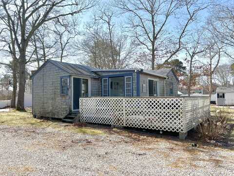8 Stanley Road, Mashpee, MA 02649