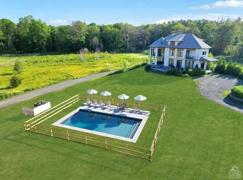 28 NY 32A, Saugerties, NY 12477