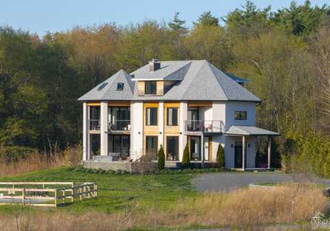 28 NY 32A, Saugerties, NY 12477