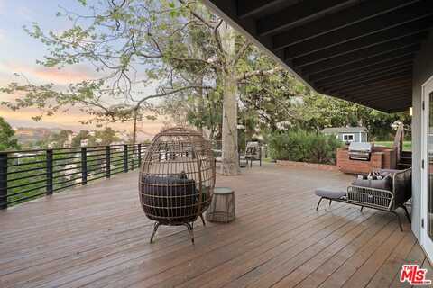 8490 Cole Crest Dr, Los Angeles, CA 90046