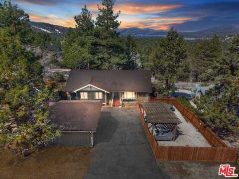 779 Villa Grove Ave, Big Bear City, CA 92314