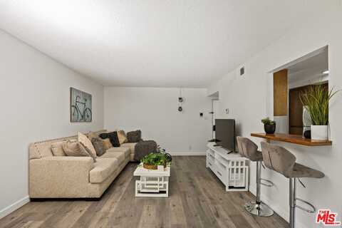 5310 Circle Dr, Sherman Oaks, CA 91401