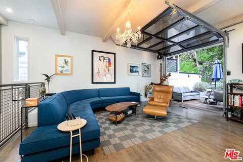 8328 Kirkwood Dr, Los Angeles, CA 90046