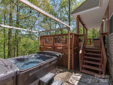 860 Creekside Drive, Maggie Valley, NC 28751