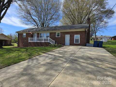 3025 School Street, Claremont, NC 28610