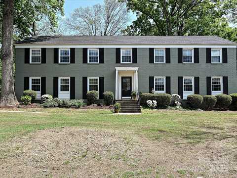 557 Wakefield Drive, Charlotte, NC 28209