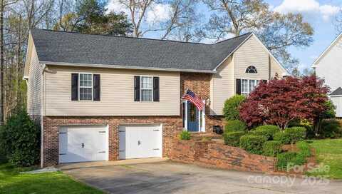 3704 25th Street Place NE, Hickory, NC 28601