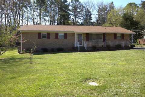 940 Ravendale Drive, Charlotte, NC 28216