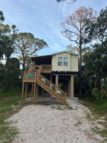 1241 Hawthorne Ave, Cedar Key, FL 32625