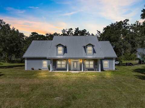 951 165th St, Trenton, FL 32693