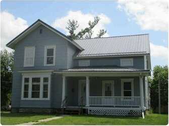 832 East Street, Grinnell, IA 50112