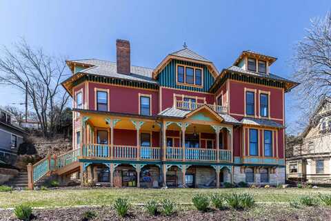 1155 Grove Terrace, Dubuque, IA 52001