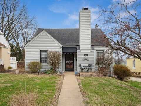 1820 Hale, Dubuque, IA 52001