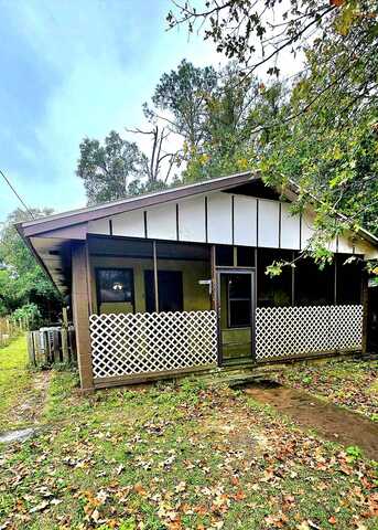 623 W Griffith Avenue, Crestview, FL 32536