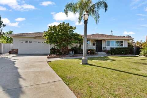 2106 Laureen Avenue N, Fresno, CA 93703